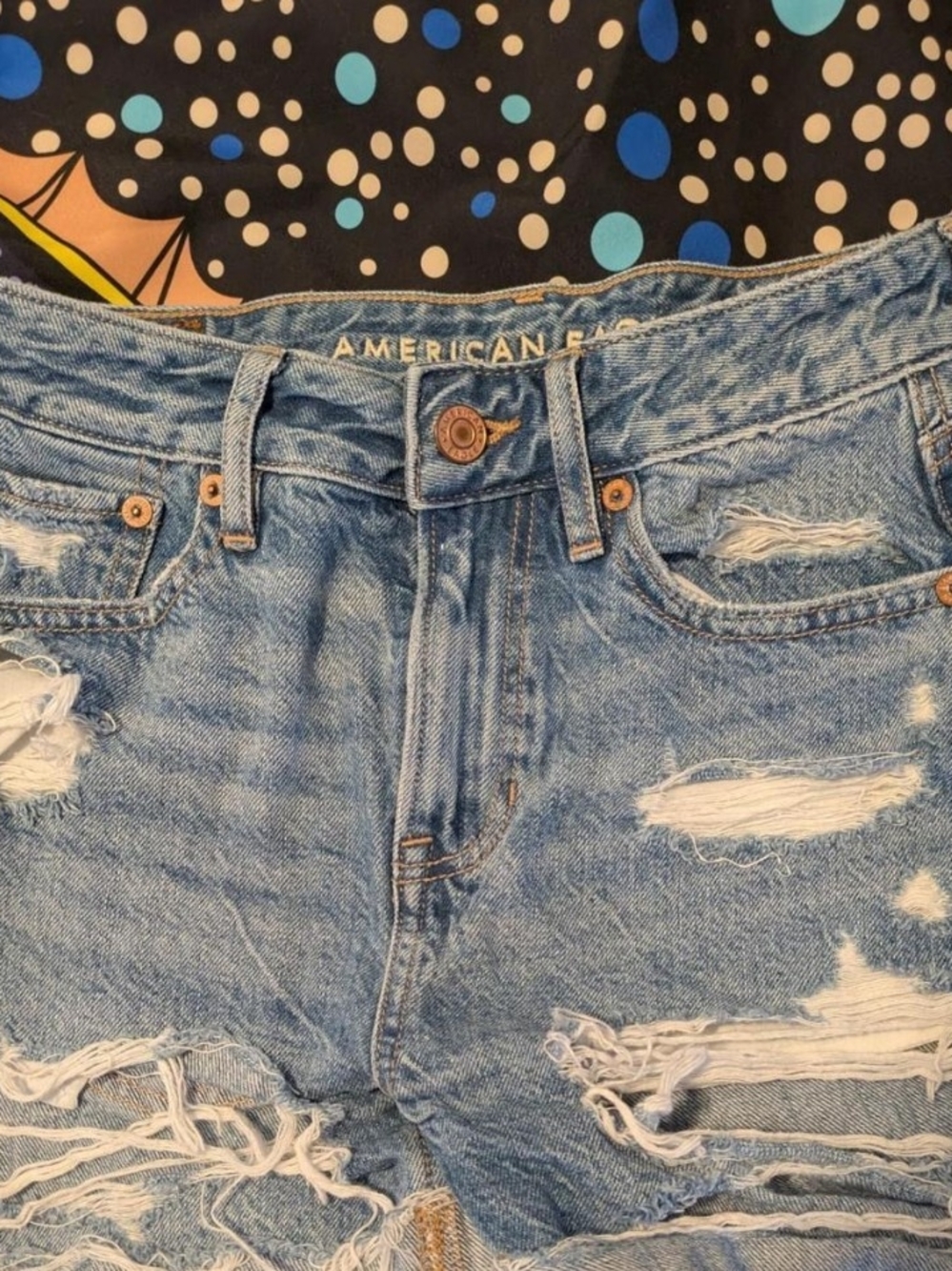 American Eagle Distressed Light Wash Denim Shorts Size 000 26' Waist